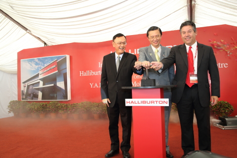 Officially opening the expansion of the Halliburton Manufacturing and Technology Centre in Senai are ... 