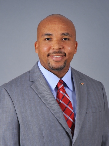 Andy Williams, Cardinal Bank Branch Manager and Banking Officer of Cardinal's next banking office lo ... 