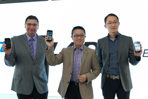 (From left to right) Mr. Oscar Lara (Terminal VP of ZTE de Mexico), Mr. Xiong Hui (SVP of ZTE Corp.) ... 