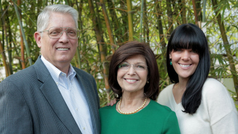 Emmet Stephenson, his wife Toni and their daughter Tessa Stephenson Brand (Photo: Business Wire)
