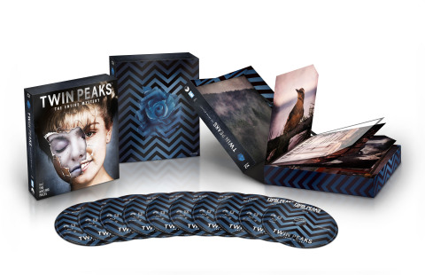 David Lynch and Mark Frost's Groundbreaking Cult Phenomenon Arrives on Blu-ray™ In TWIN PEAKS - THE  ... 
