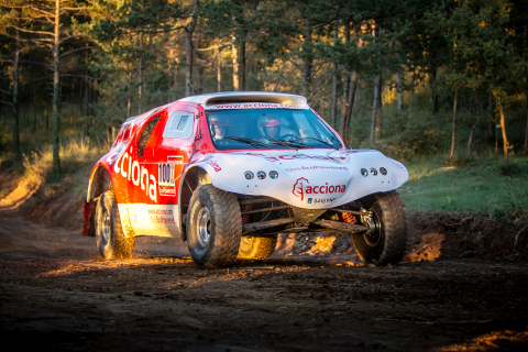 ACCIONA 100% EcoPowered electric vehicle will compete in the Dakar Rally (Photo: Business Wire)