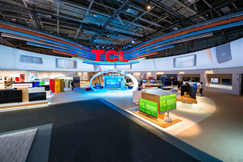 The TCL booth perfectly combines colors with technology. (Photo: Business Wire)
