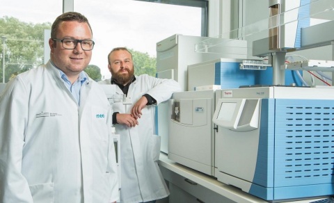 University of Muenster Using Obitrap-based GC-MS to Advance Lithium-Ion Battery Research. Left to ri ... 