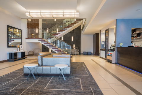 Renovations completed at the Hilton Minneapolis/Bloomington Hotel (Photo: Business Wire)