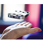 エアセルフィーがポケットサイズのスマートフォン向け飛行カメラを発表