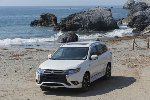 2018 Mitsubishi Outlander PHEV (Photo: Business Wire) 