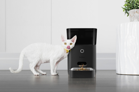 Pet net smart clearance feeder