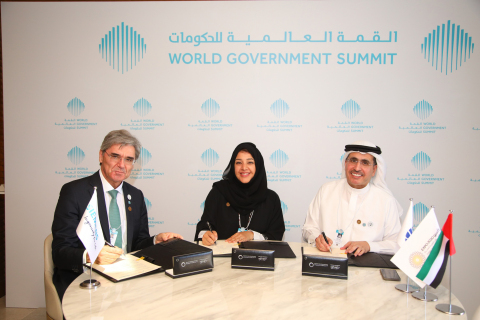 DEWA Group Photo during the MoU signature with Expo 2020 Dubai and Siemens to kick off region's firs ... 