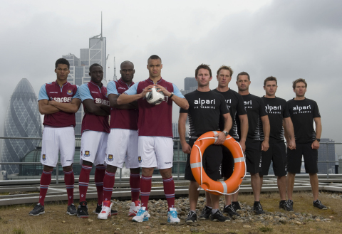West Ham United first-team players Jordan Spence, Guy Demel, Mohammed Diame, Winston Reid and former world champion skipper Adam Minoprio, David Swete, Chris Main, Tom Powrie and Nick Blackman (NZL) come together in a game-changing sports challenge in the City of London. (Photo: Business Wire)