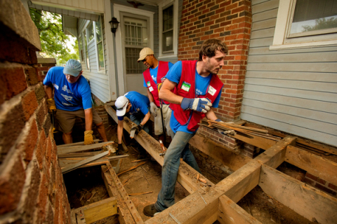 Lowe's worked with national partners Habitat for Humanity and Rebuilding Together to build and repair homes for low-income families. Together with the Lowe's Charitable and Educational Foundation, Lowe's supported more than 8,000 community improvement projects across North America. (Photo: Business Wire)