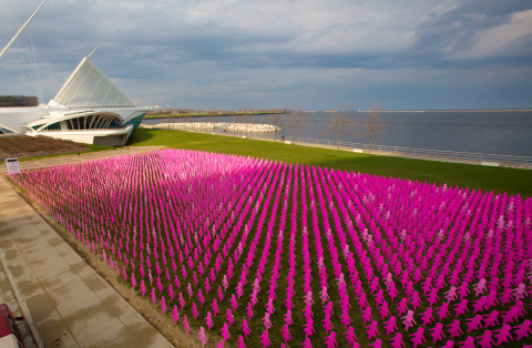 To illustrate the local impact of breast cancer, Kohl's erected a visual representation of the 4,490 Wisconsin women who will be diagnosed with breast cancer in 2013 at the Milwaukee Art Museum. (Photo: Business Wire)