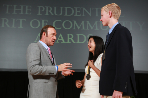 Academy Award-winning actor Kevin Spacey congratulates Cassie Wang, 17, of Lenexa (center) and Alec Elffner, 14, of Hiawatha (right) on being named Kansas' top two youth volunteers for 2013 by The Prudential Spirit of Community Awards. Cassie and Alec were honored at a ceremony on Sunday, May 5 at the Smithsonian's National Museum of Natural History, where they each received a $1,000 award. (Photo: Business Wire)