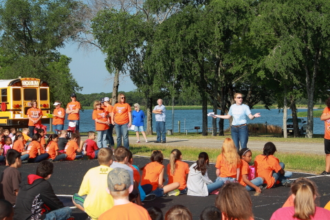 Maggie Bonds, Big Brown Mine environmental specialist, welcomes nearly 200 Teague Intermediate School fourth- and fifth-graders to the Environmental Awareness Day. (Photo: Business Wire)