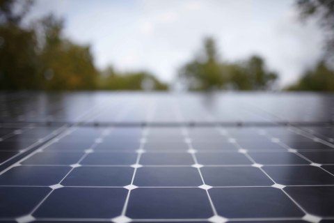 RevoluSun offers the SunPower(R) X-Series Solar Panel, the most efficient panel on the market today. The same size as a 240-watt panel, the X-Series produces 345 watts in the same footprint. The panels are also available in all black. (Photo: Business Wire)