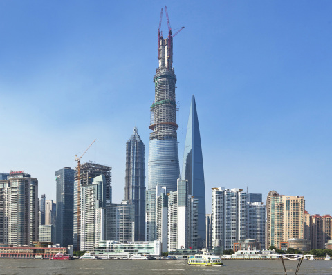 Shanghai Tower Topping Out (Photo: Business Wire)