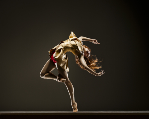 Robert Moses' Kin company dancer performing The By Series (Photographer: RJ Muna)