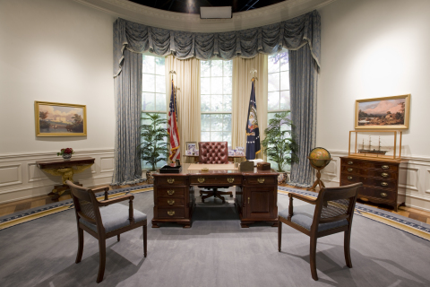 PURE PERFORMANCE(R) paint and SEAL GRIP(R) priming products from the PPG PITTSBURGH PAINTS(R) brand cover the walls, millwork and trim in the replica Oval Office, pictured above, at the George W. Bush Presidential Center in Dallas. These products are part of the ECOLOGICAL SOLUTIONS FROM PPG(TM) portfolio and helped the center become LEED(R) certified at the Platinum level by the U.S. Green Building Council. (Photo courtesy of the Bryan-College Station Convention and Visitors Bureau. ECOLOGICAL SOLUTIONS FROM PPG is a trademark of PPG Industries Ohio, Inc. PPG PITTSBURGH PAINTS, PURE PERFORMANCE and SEAL GRIP are registered trademarks of PPG Architectural Finishes, Inc. LEED is a registered trademark of the U.S. Green Building Council.) (Photo: Business Wire)