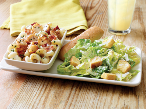 The 4-Cheese Mac & Cheese with Honey Pepper Chicken Tenders, part of Applebee's new Honey Pepper Grill menu, is also available in a lunch-sized portion on Applebee's Lunch Combos menu, featuring more than 200 combinations starting at $6.99. (Photo: Business Wire) 