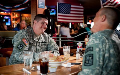 For the fifth straight year, Applebee's restaurants will serve free meals to current and former members of the U.S. Armed Forces on Veterans Day. (Photo: Business Wire)