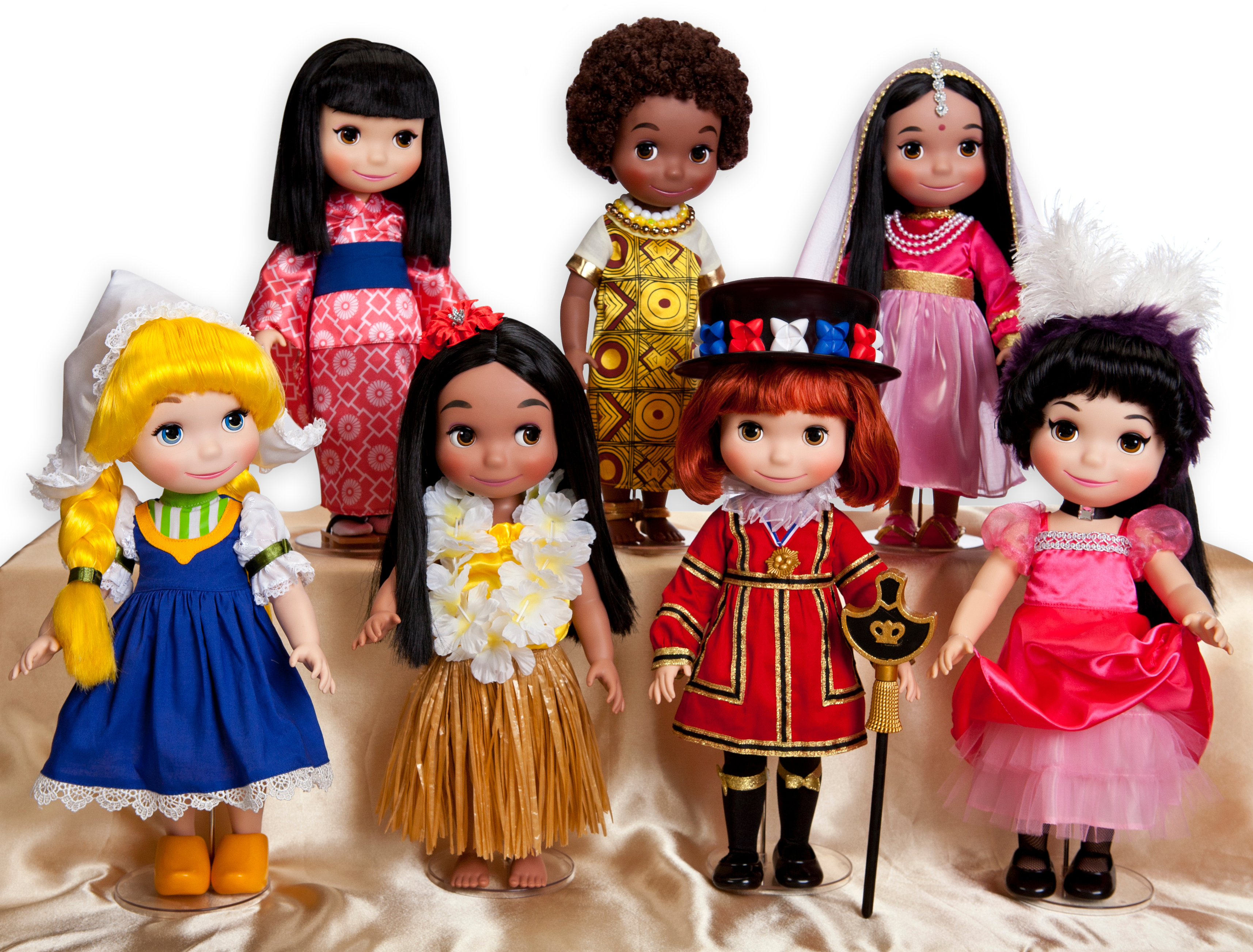 Dolls sing. Игрушки и куклы. Разные куклы. Куклы разных народов. Куклы й.
