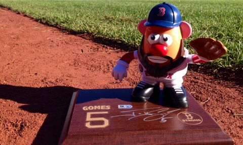 "Rooting" for the Red Sox has never been "butter!" Hasbro's MR. POTATO HEAD character is "loading" up with World Series spirit and joining the spudtacular Boston fans with his very own bearded mash-terpiece. Join Jonny "Ironspuds" Gomes, and let your own beard "sprout!" (Photo: Business Wire)