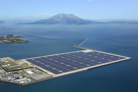 The 70MW Kagoshima Nanatsujima Mega Solar Power Plant (Photo: Business Wire)