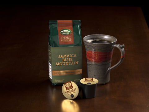 Limited edition Green Mountain Coffee(R) Special Reserve products make the perfect holiday gift for coffee connoisseurs (Photo: Business Wire)