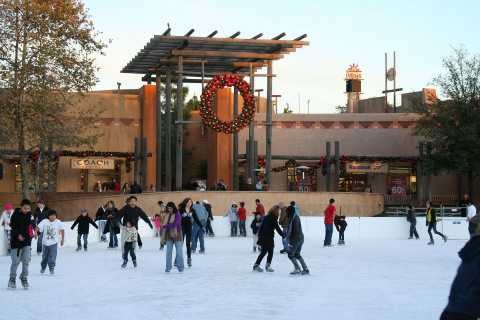 Viejas Outlets Kicks off the Holiday Season with the Opening of ...