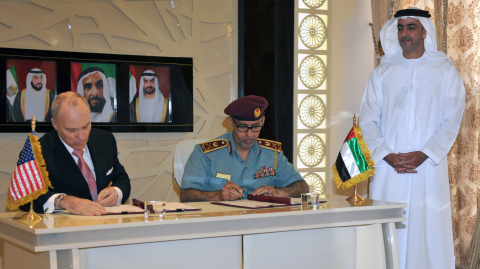 In the presence of HH Sheikh Saif bin Zayed, Major General Mohammed bin Al Awadhi Al Menhali, Director General of Human Resources at ADP and Mr. Raymond Kelly, Chief of NY Police sign the MoU at the Abu Dhabi Police GHQ. (Photo: Business Wire)
