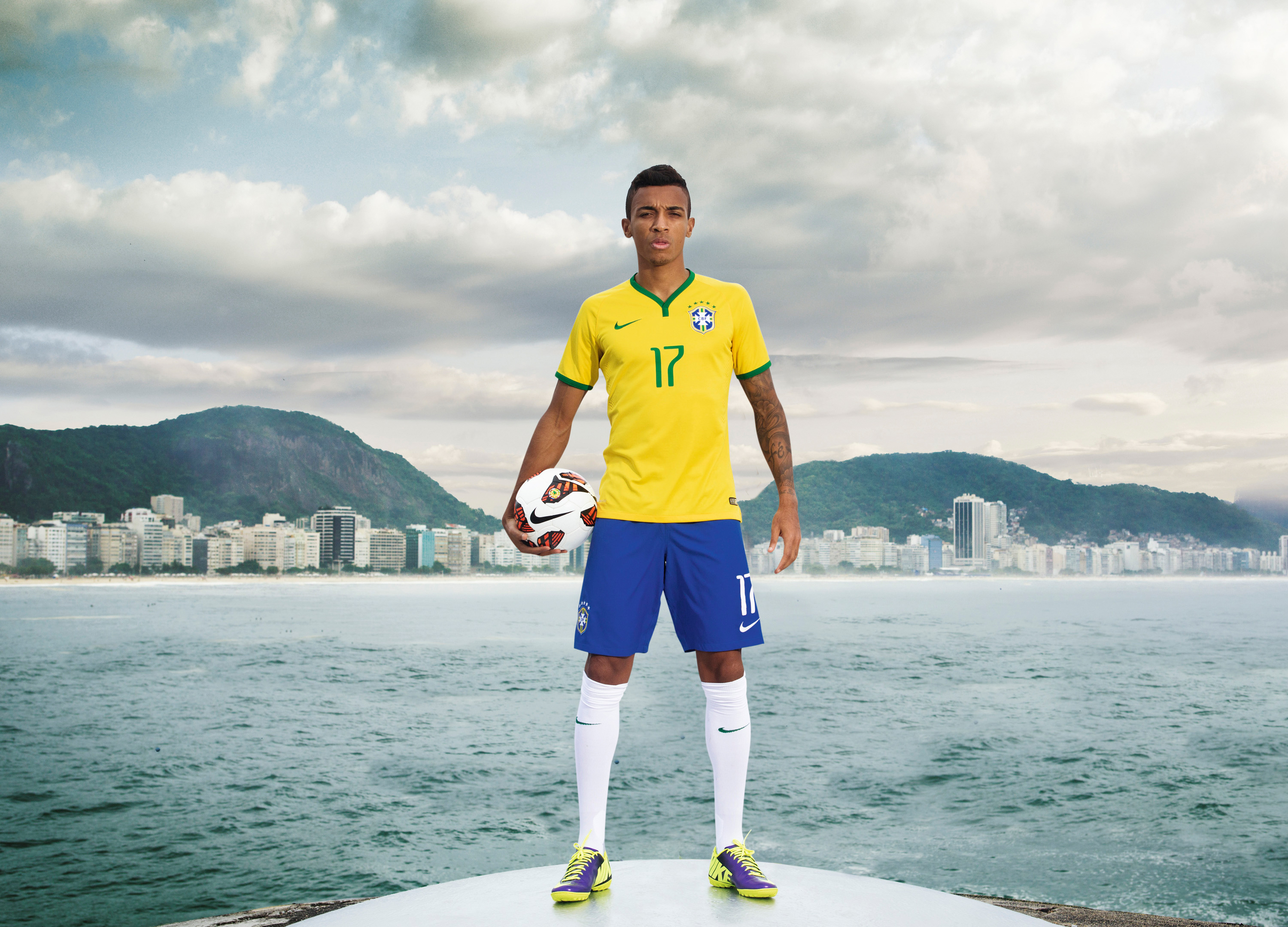 NIKE Unveils 2014 Brasil National Team Kit