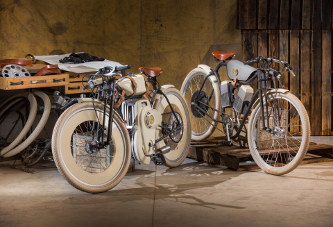 Cruiser prototypes from Local Motors. (L) Gas-powered Cruiser. (R) Electric Cruiser. (Photo: Business Wire)