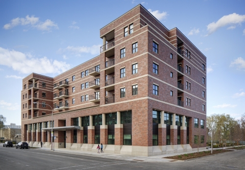 The Community Builders' Oakwood Shores development in Chicago is a multifamily housing community participating in the Better Buildings Challenge to reduce energy use. (Photo: Business Wire)