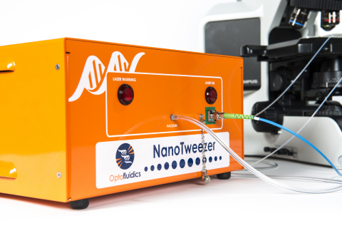 The NanoTweezer Analysis System (Photo: Business Wire)