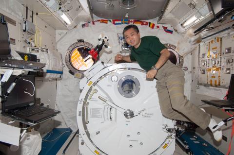 Commander Wakata and Kirobo (Photo: Business Wire)