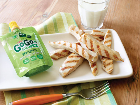 Applebee's Chicken Grillers and GoGo squeeZ® Applesauce (Photo: Business Wire)