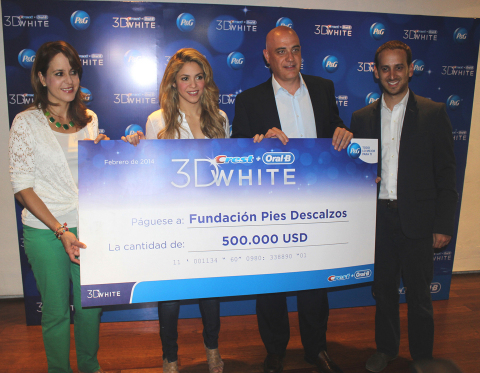 Oral-B and Crest 3D White donate $500,000 (USD) to benefit The Pies Descalzos Foundation, created by global-recording artist and 3D White Global Ambassador Shakira, at an event in Cartagena, Colombia. From left to right: Isabella Grueso, Communications Associate Director P&G Colombia; Shakira; Juan Carlos Trujillo, General Manager P&G Colombia; Juan Carlos Restrepo, Oral-B Brand Manager Colombia (Photo: Business Wire)