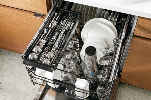 GE's new customizable third rack gives consumers loading flexibility. The rack extends fully and is made up of two trays that can be removed or repositioned for each load. (Photo: General Electric)