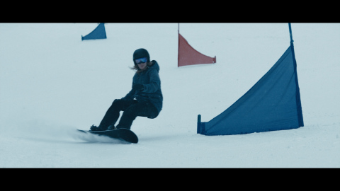 U.S. Paralympic snowboarder Amy Purdy in The Hartford's TV ad

(Photo: Business Wire)
