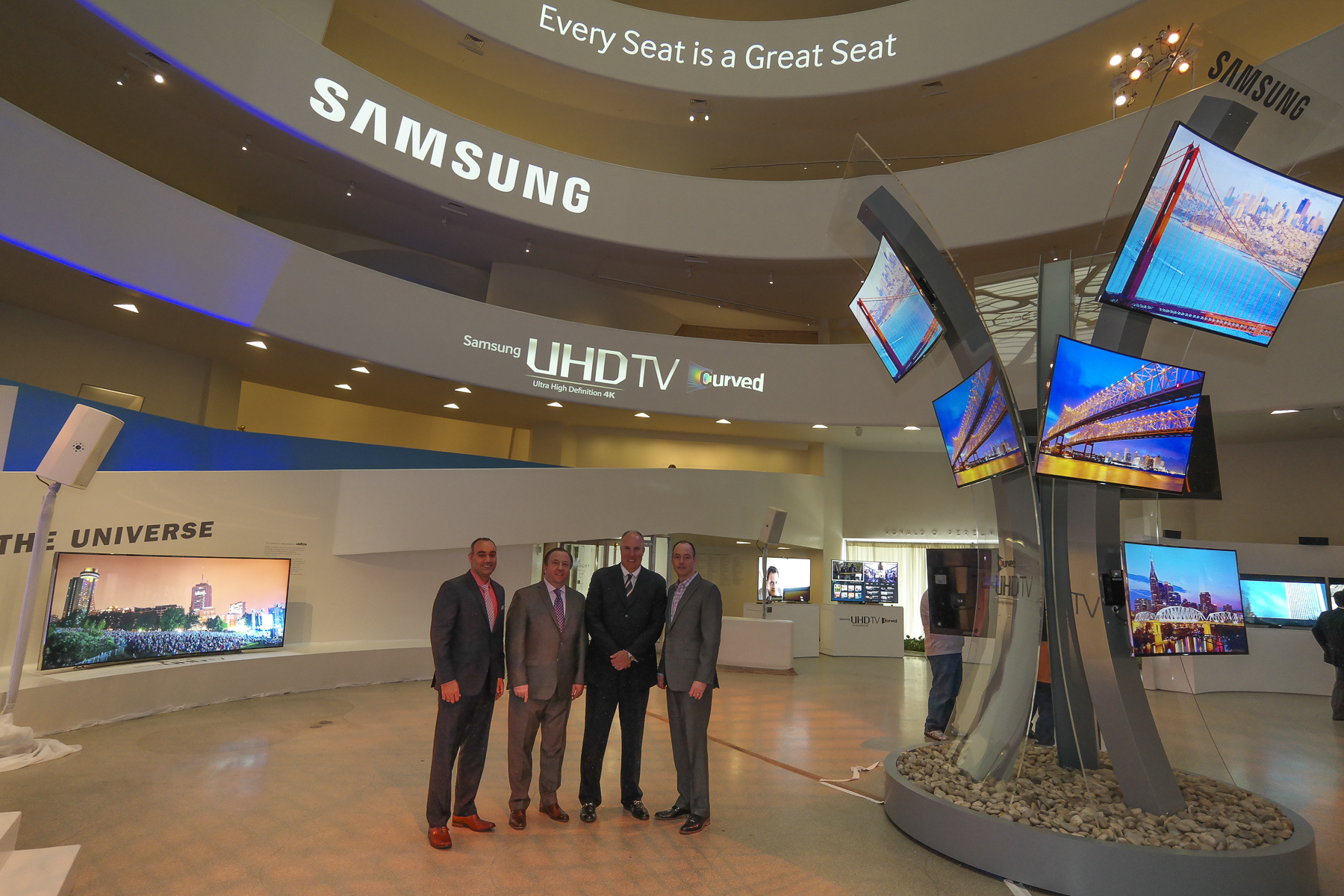 Samsung Electronics and the New York Mets Hit a Home Run, Unveiling Newest  and Brightest Outdoor LED Technology at Citi Field - Samsung US Newsroom