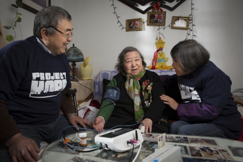 Elderly people who live in the Tang Qiao Community of the Pudong new district of Shanghai receive home-based health care thanks to Project Hope, a recipient of a grant from The Baxter International Foundation. (Photo: Business Wire)