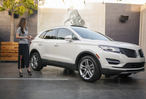 The 2015 Lincoln MKC, the brand's first small premium utility, is engaging the senses through a tour of cities this spring. On April 29, the vehicle was at Cafeina Wynwood Lounge in Miami with Janet Seymour, Lincoln color and materials design manager. Seymour and celebrity chef Minerva Vazquez compared the similarities between their two disciplines, including the use of quality ingredients combined with meticulous preparation and attention to detail. (Photo: Business Wire)