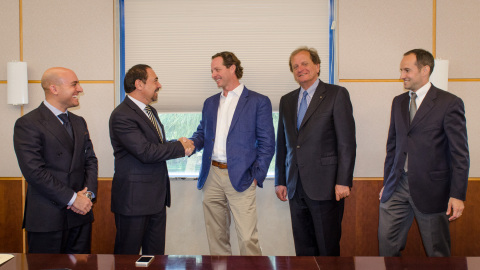 Mr. Luigi Di Geso, President and CEO of MAPEI Americas and Mr. Travis Collins, General Manager of GRT shake hands as acquisition is completed. (Photo: Business Wire)