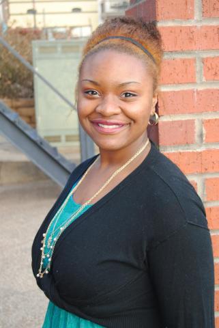 N'Deea Lee, recipient of LIN Media's 2014 Minority Broadcast Scholarship and Training Program.

(Photo: Business Wire)