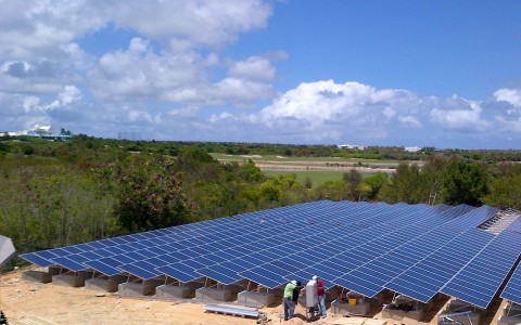 CuisinArt Golf Resort & Spa's eco-friendly 1 MW solar field (Photo: Business Wire)