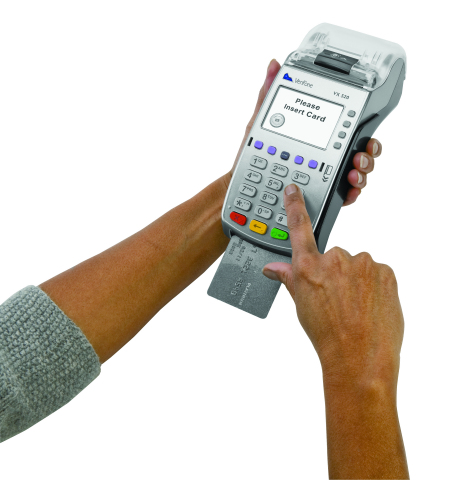 VeriFone's VX 520 advanced countertop payment device will be available to merchants in the Kingdom of Saudi Arabia. The VX 520 provides a full range of connectivity options, from dial and Ethernet to GPRS, with an optional battery for portability. (Photo: Business Wire)