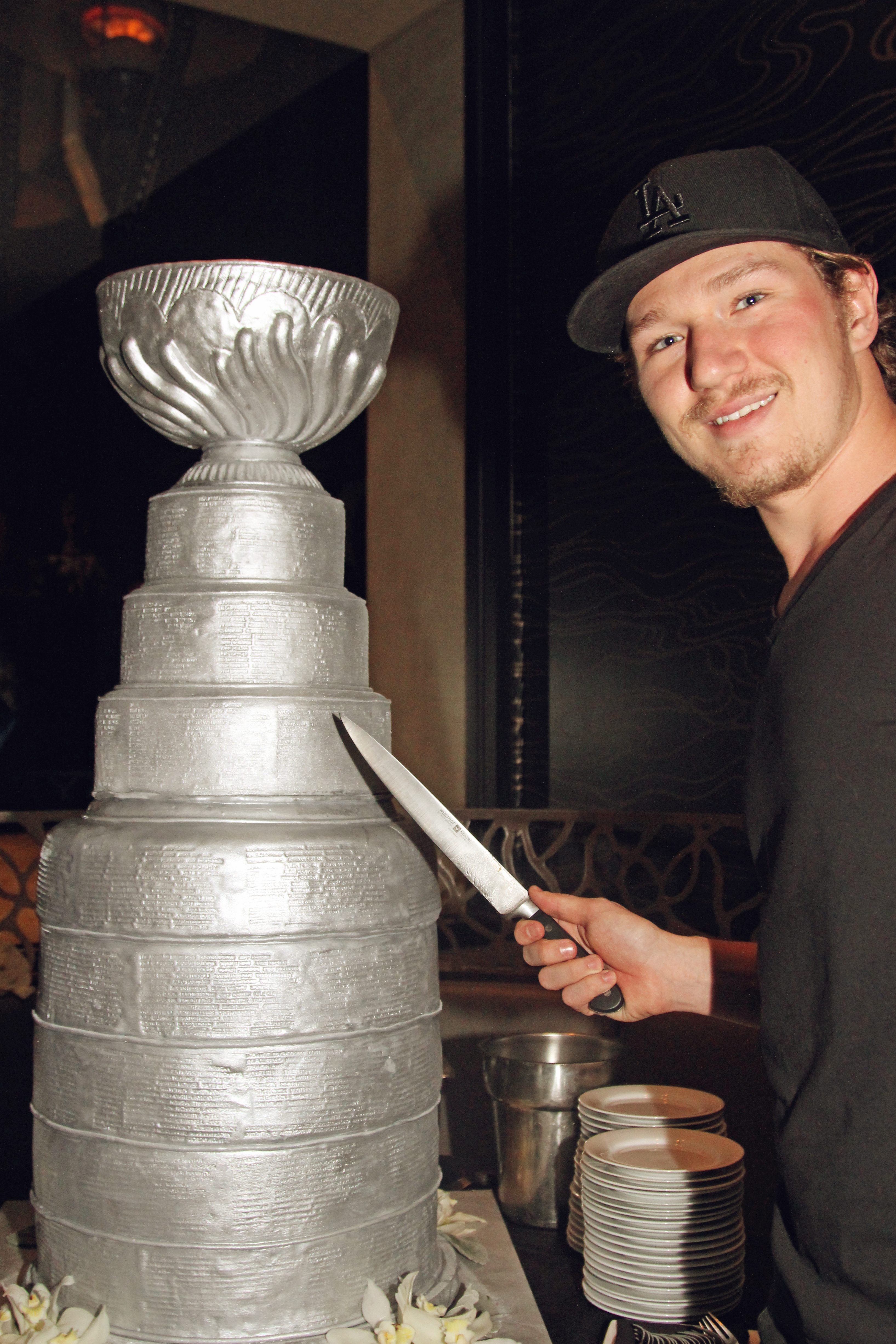 15 Do-it-yourself Stanley Cups ideas  stanley cup, stanley cup cakes,  cupcake cakes