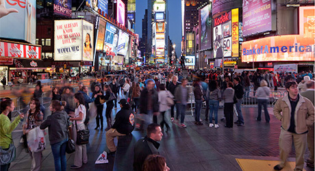 BlueFocus Communications Group to advertise Chinese brands in Times Square via Clear Channel Spectacolor (Photo: Business Wire)