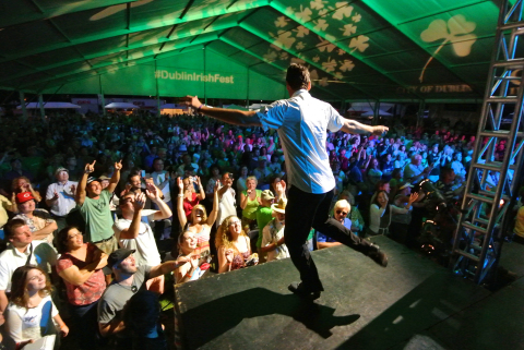 Dublin Irish Festival guests enjoy Irish entertainment on one of seven stages at #DublinIrishFest. (Photo: Business Wire)