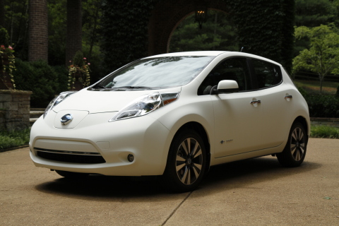 Nissan Creates "World's Cleanest Car" – a Zero Emissions Nissan LEAF with Self-Cleaning Nano-Paint Technology (Photo: Business Wire)